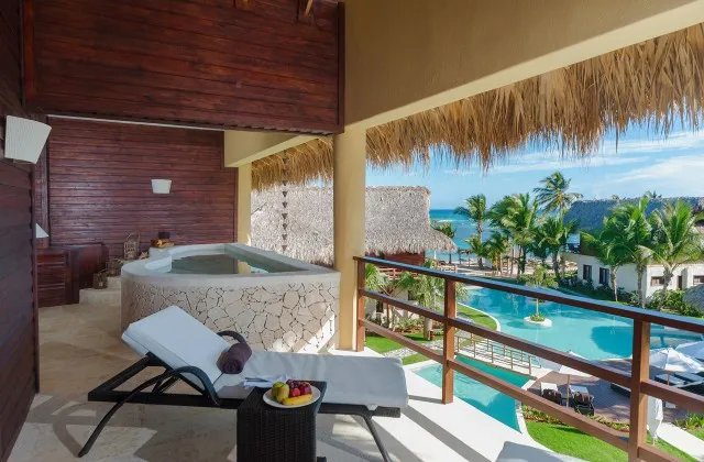 Zoetry Agua Punta Cana suite jacuzzi